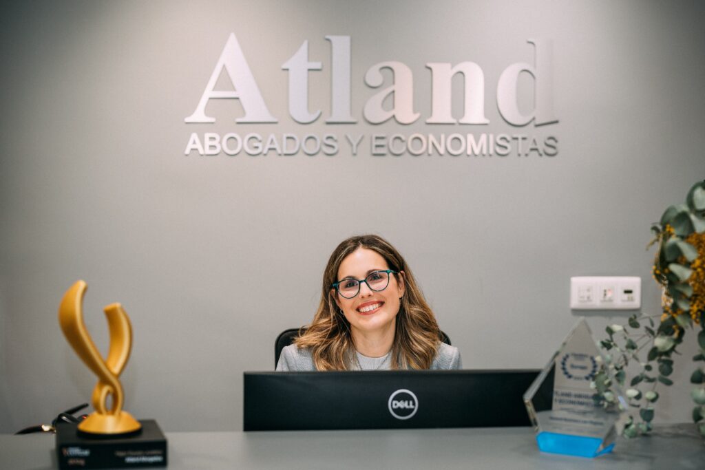 Noelia, responsable de administración de Atland Abogados y Economistas